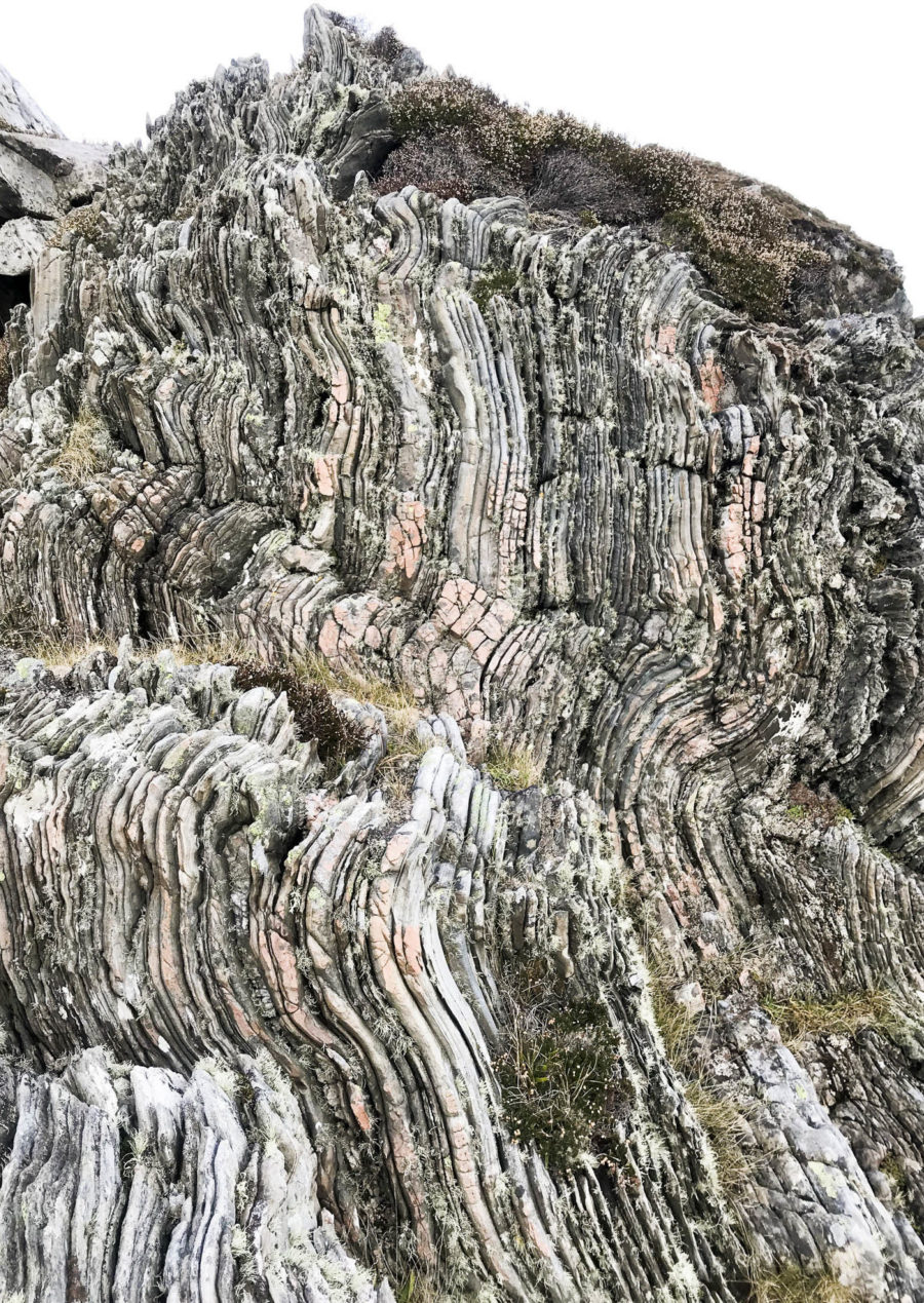 The igneous extrusion the vitrified circle sits on at Ard Ghamhgail.